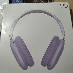 P9 Over-Ear Wireless Headphones in Lilac